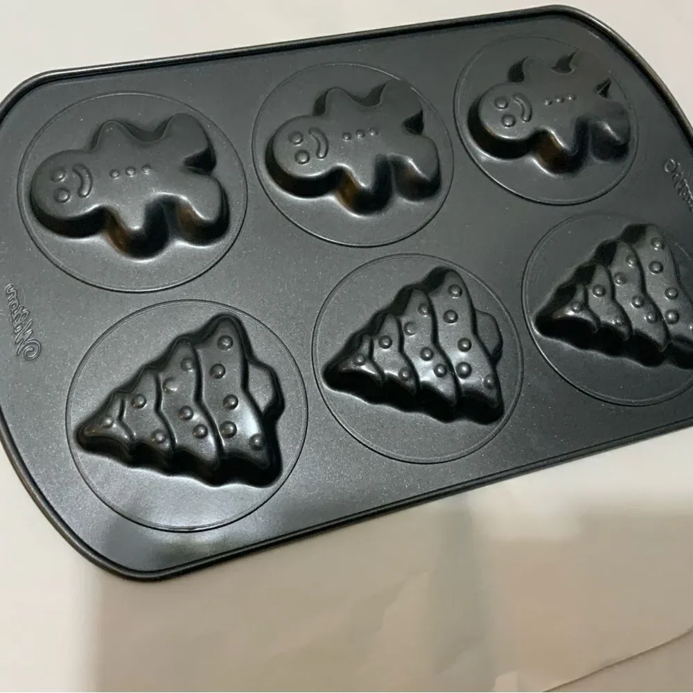 Wilton 6 count Christmas - Tree and Gingerbread - Muffin Or Mini Cake Pan